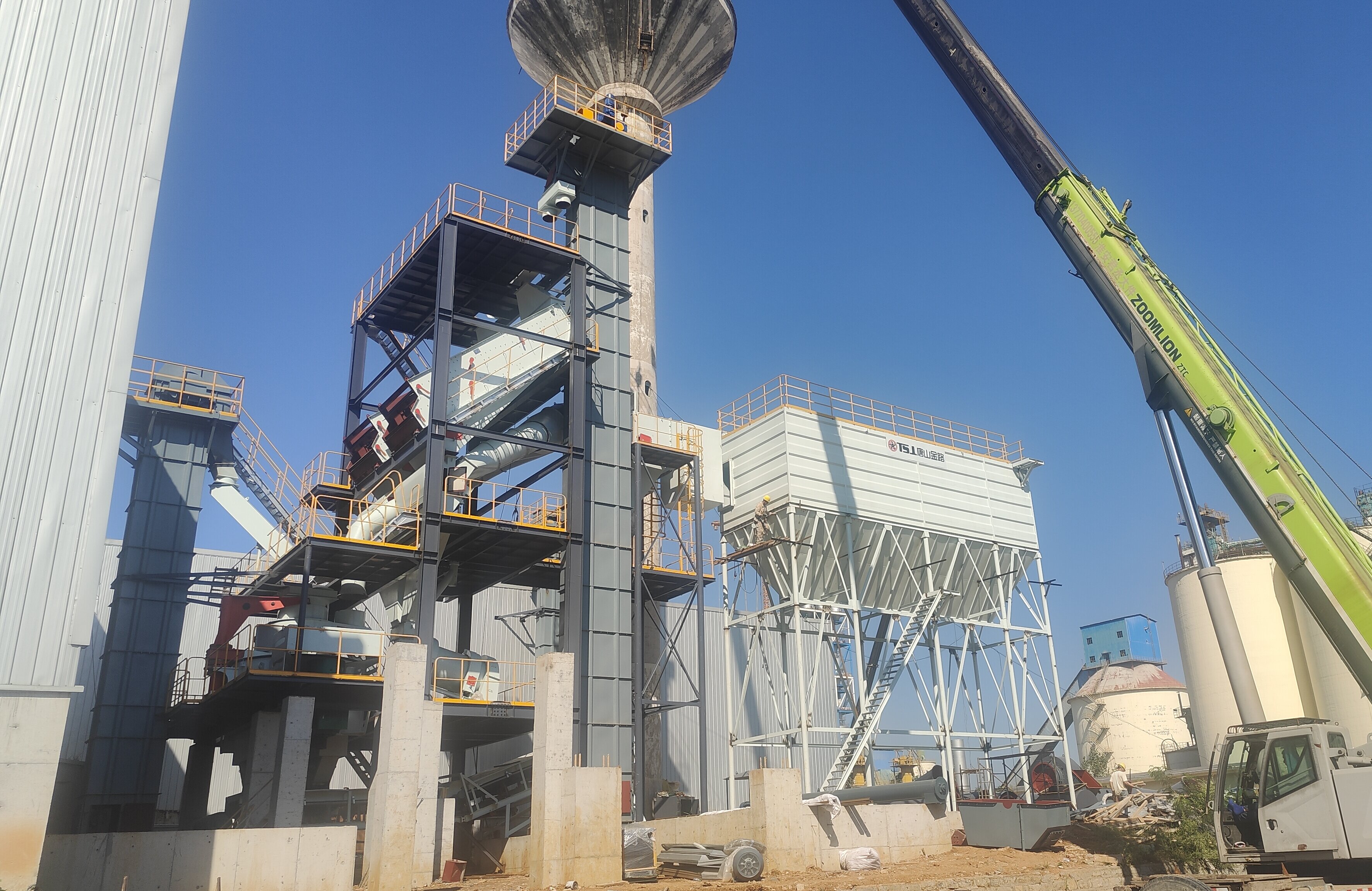 建筑垃圾堆成山？制砂樓一鍵 “點(diǎn)石成金”！