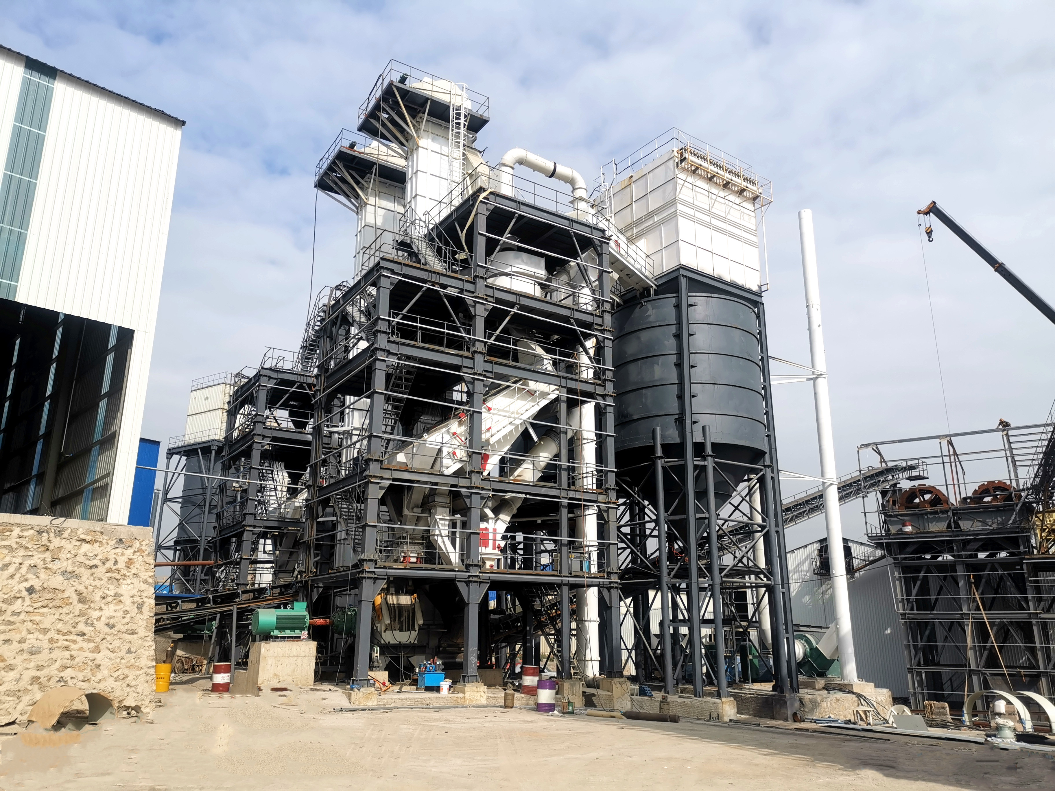 告別高耗低效！干法制砂樓工藝優(yōu)勢(shì)大揭秘，難怪成行業(yè)新寵